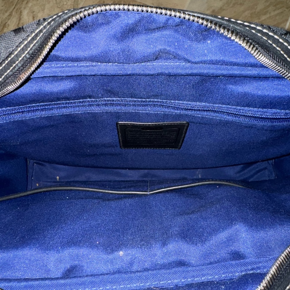 Selling coach black Hudson computer laptop. It’s in great condition. Barley used - Picture 2 of 5